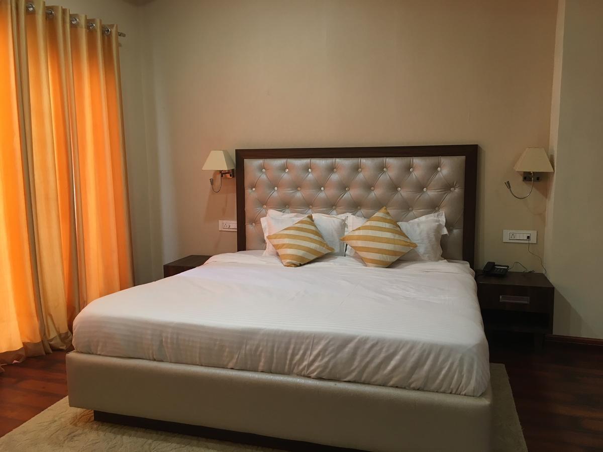 Hotel Anand Renaissance Firozpur ภายนอก รูปภาพ