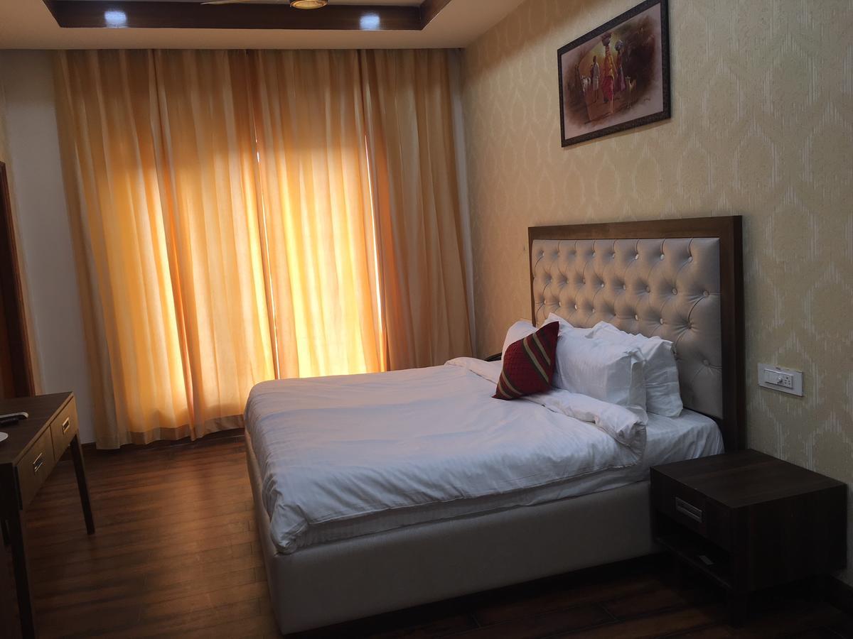 Hotel Anand Renaissance Firozpur ภายนอก รูปภาพ
